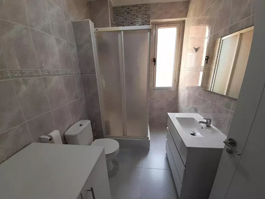 Immagine 3 di Camera in affitto  in Avinguda del Doctor Waksman a Valencia