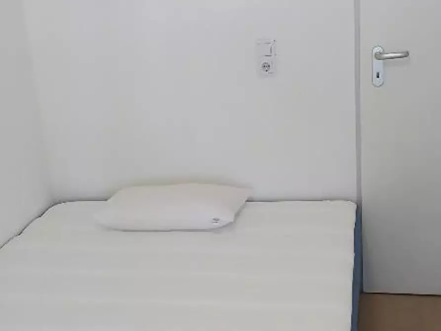Immagine 1 di Camera in affitto  in Ahrensdorfer Straße a Berlin