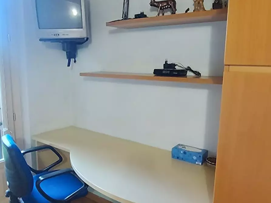 Immagine 3 di Camera in affitto  in Via Cristoforo Colombo a Carate Brianza