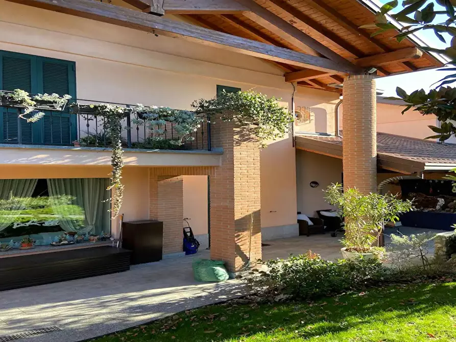 Immagine 5 di Camera in affitto  in Via Cristoforo Colombo a Carate Brianza