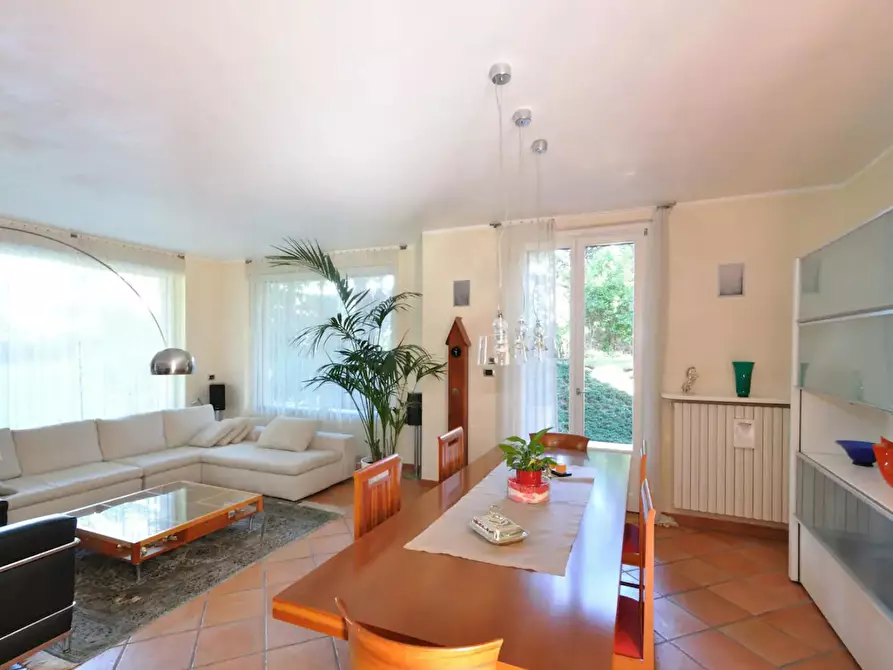 Immagine 6 di Camera in affitto  in Via Cristoforo Colombo a Carate Brianza