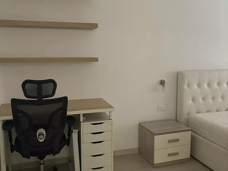 Immagine 9 di Appartamento in affitto  in Via Enrico Fermi a Roma