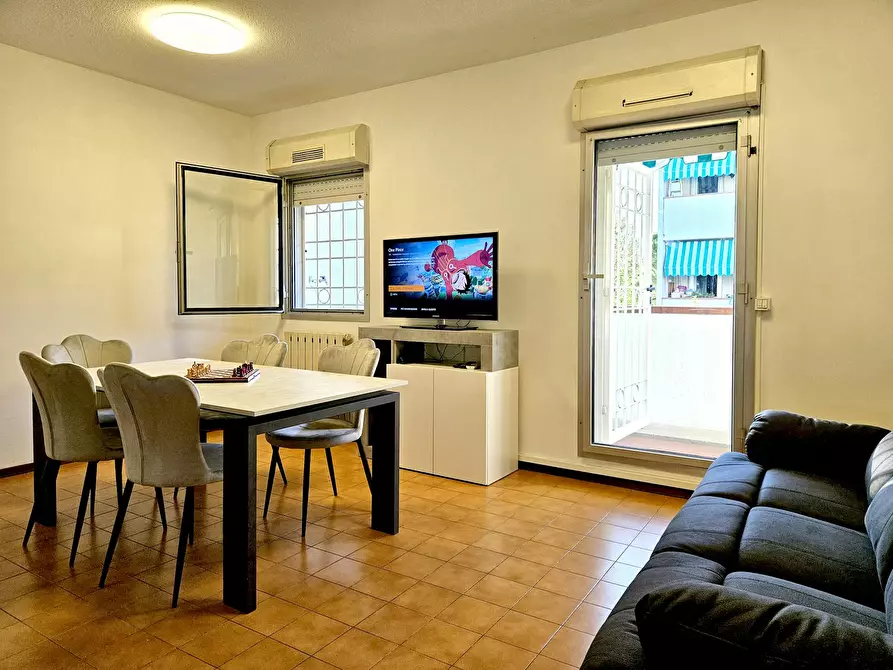 Immagine 4 di Camera in affitto  in Via Giuseppe Parini a Sesto Fiorentino