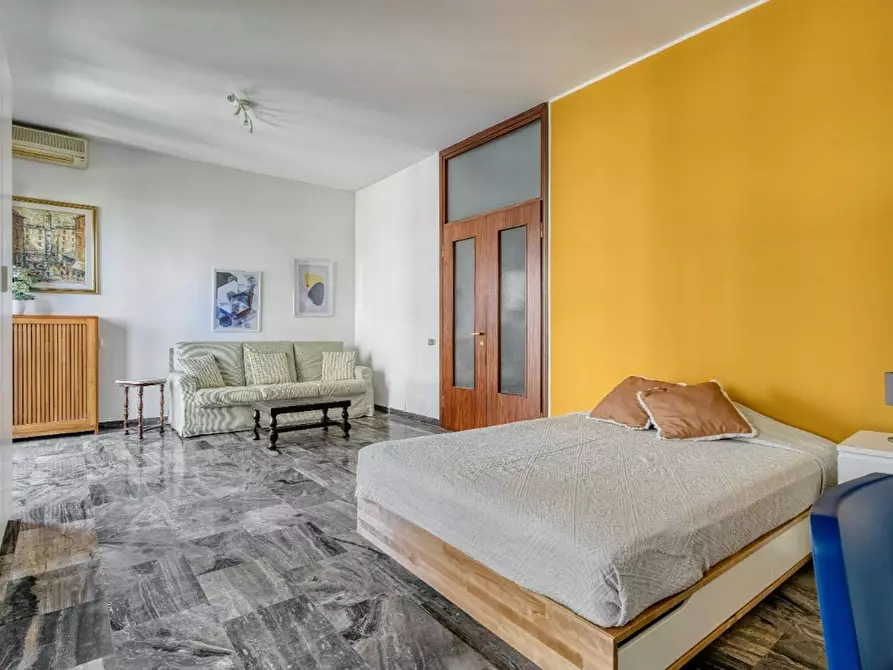 Immagine 1 di Camera in affitto  in Via Giuseppe Ripamonti a Milano