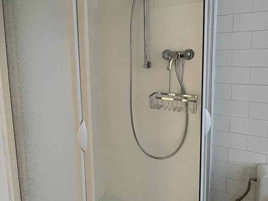 Immagine 1 di Appartamento in affitto  in Mainzer Straße a Berlin