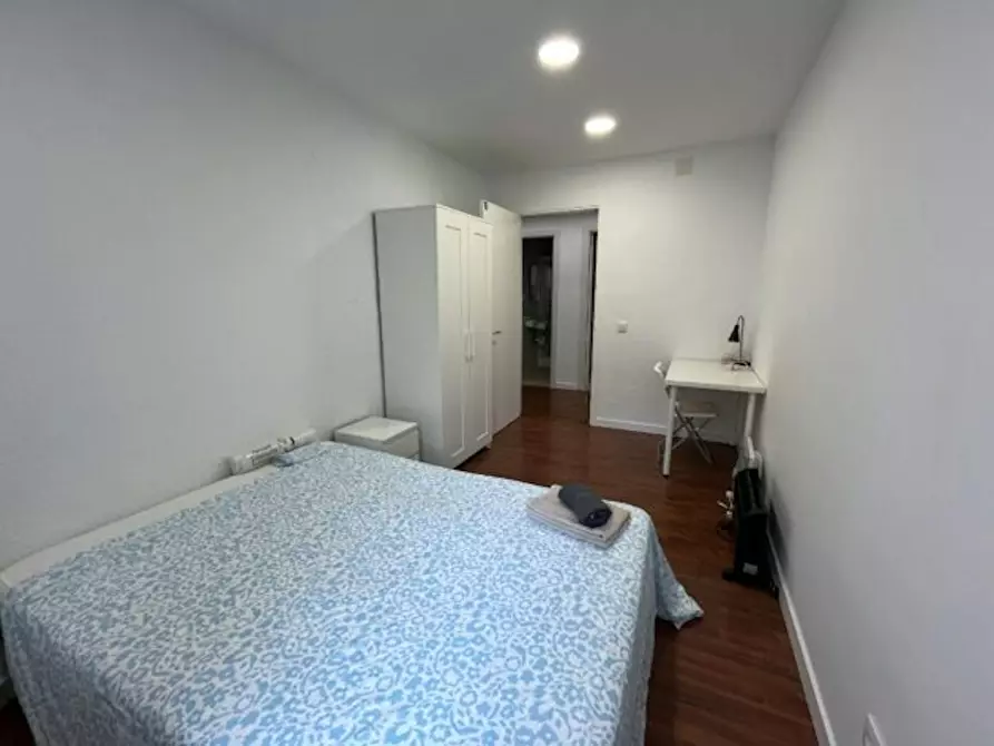 Immagine 3 di Camera in affitto  in Passeig de Sant Joan a Barcelona