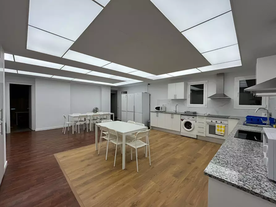 Immagine 6 di Camera in affitto  in Passeig de Sant Joan a Barcelona