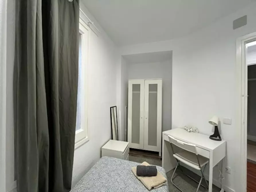 Immagine 4 di Camera in affitto  in Passeig de Sant Joan a Barcelona