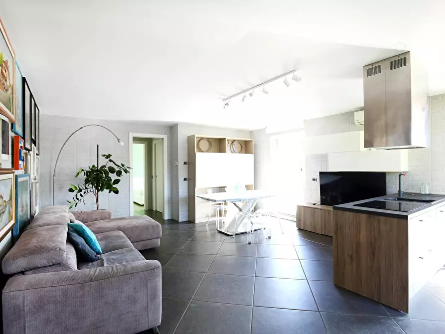 Immagine 1 di Appartamento in affitto  in Via Gratosoglio a Milano