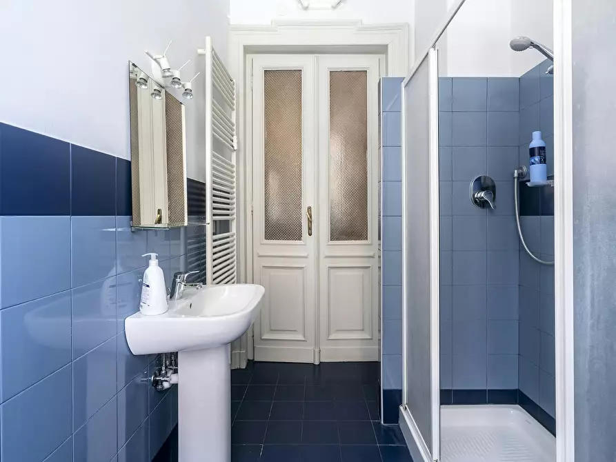 Immagine 5 di Camera in affitto  in Corso Svizzera a Torino