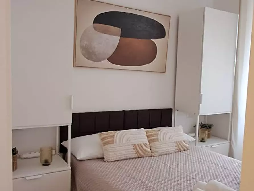 Immagine 8 di Appartamento in affitto  in Via Lorenzo Valla a Roma