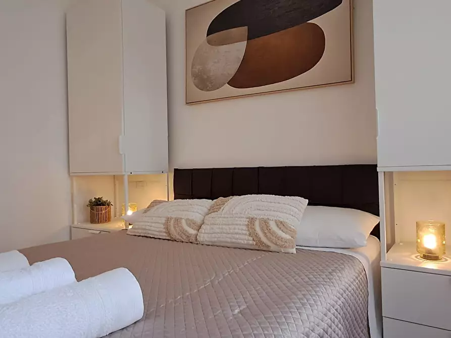 Immagine 7 di Appartamento in affitto  in Via Lorenzo Valla a Roma