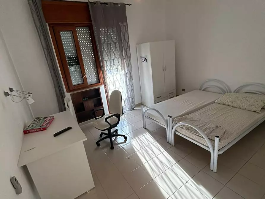 Immagine 1 di Camera in affitto  in Via Consalvo a Napoli