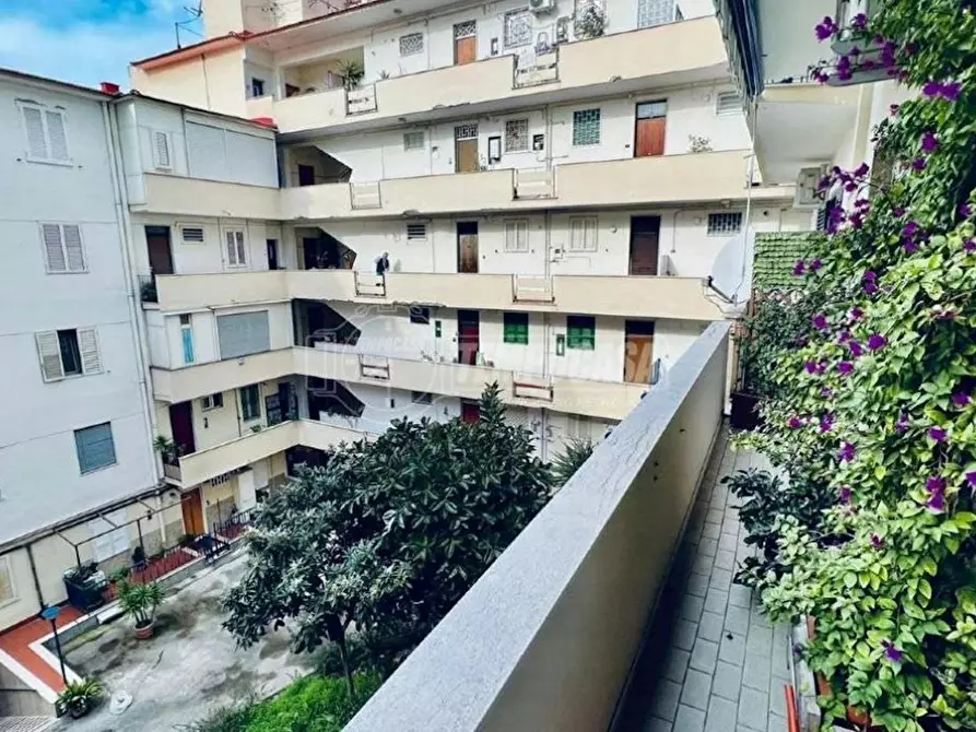 Immagine 10 di Camera in affitto  in Via Consalvo a Napoli