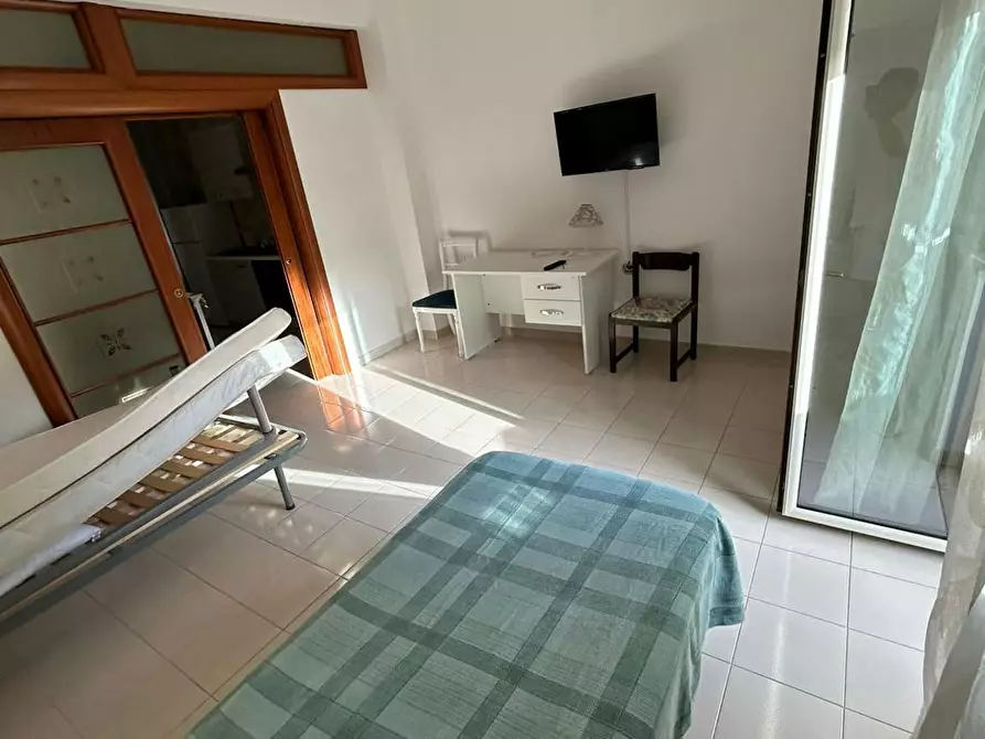 Immagine 1 di Camera in affitto  in Via Consalvo a Napoli