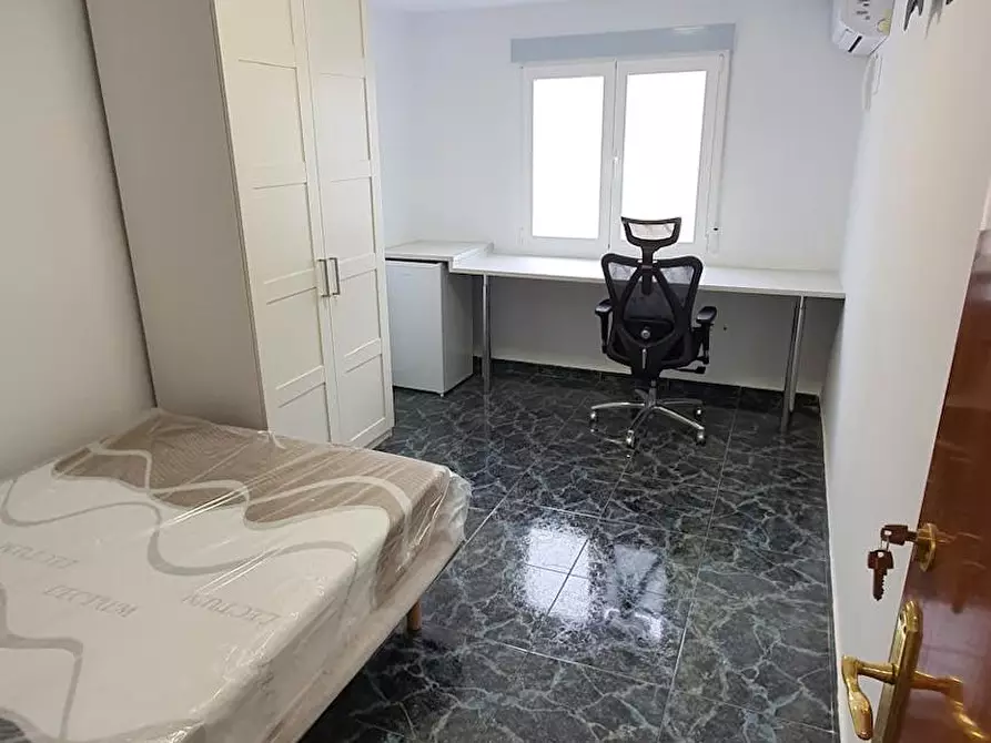 Immagine 1 di Camera in affitto  in Calle Rodrigo de Rebolledo a Zaragoza