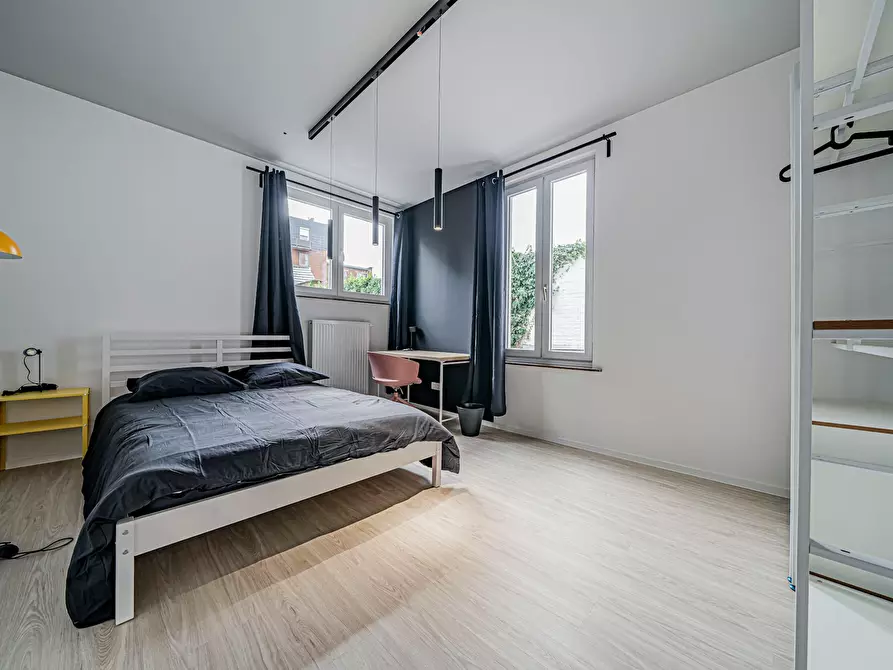 Immagine 4 di Camera in affitto  in Boulevard Solvay a Charleroi