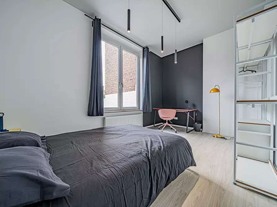 Immagine 1 di Camera in affitto  in Boulevard Solvay a Charleroi