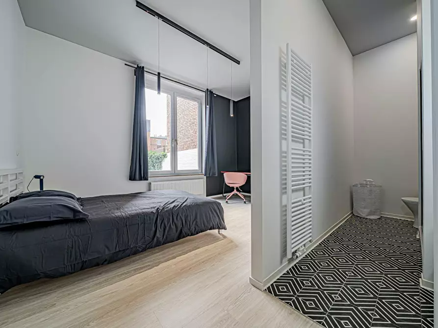 Immagine 2 di Camera in affitto  in Boulevard Solvay a Charleroi