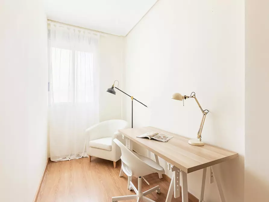 Immagine 3 di Camera in affitto  in Carrer d'Hernán Cortés a Valencia