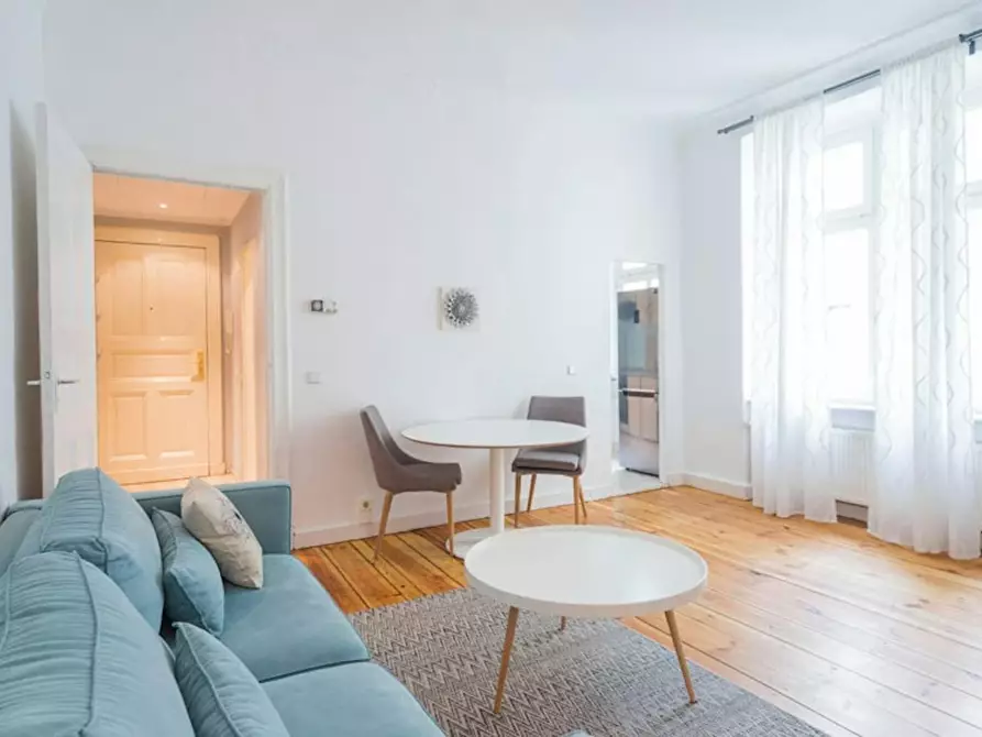 Immagine 2 di Appartamento in affitto  in Erich-Weinert-Straße a Berlin