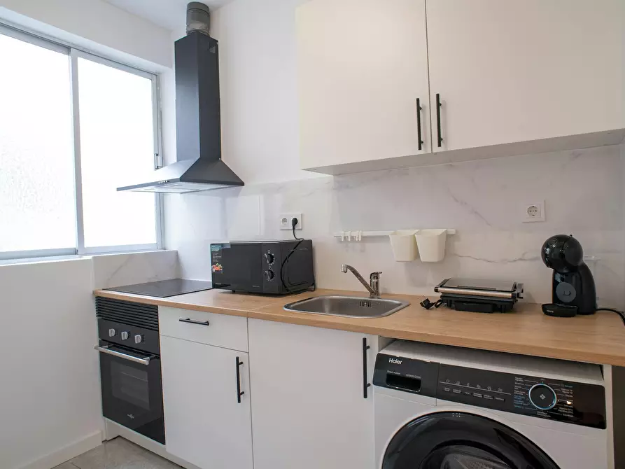 Immagine 7 di Camera in affitto  in Carrer Trafalgar a Barrio De Porta