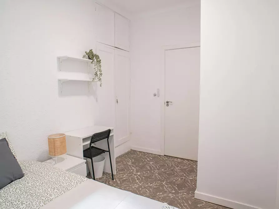 Immagine 4 di Camera in affitto  in Carrer Trafalgar a Barrio De Porta