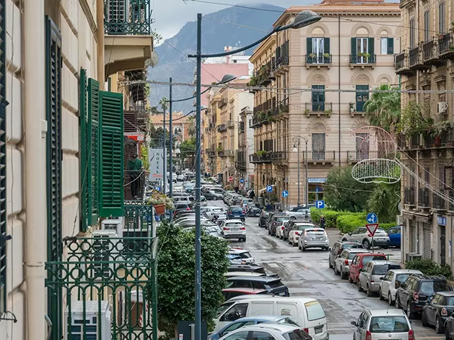 Immagine 6 di Appartamento in affitto  in Via Emerico Amari a Palermo