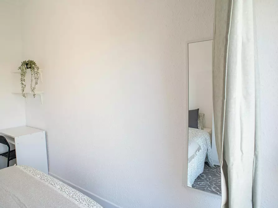 Immagine 7 di Camera in affitto  in Carrer Trafalgar a Barrio De Porta