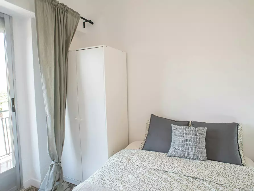 Immagine 3 di Camera in affitto  in Carrer Trafalgar a Barrio De Porta