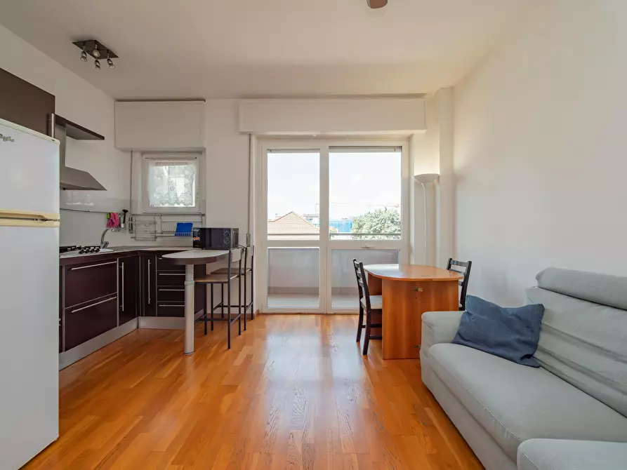 Immagine 1 di Appartamento in affitto  in Via Simone Martini a Milano