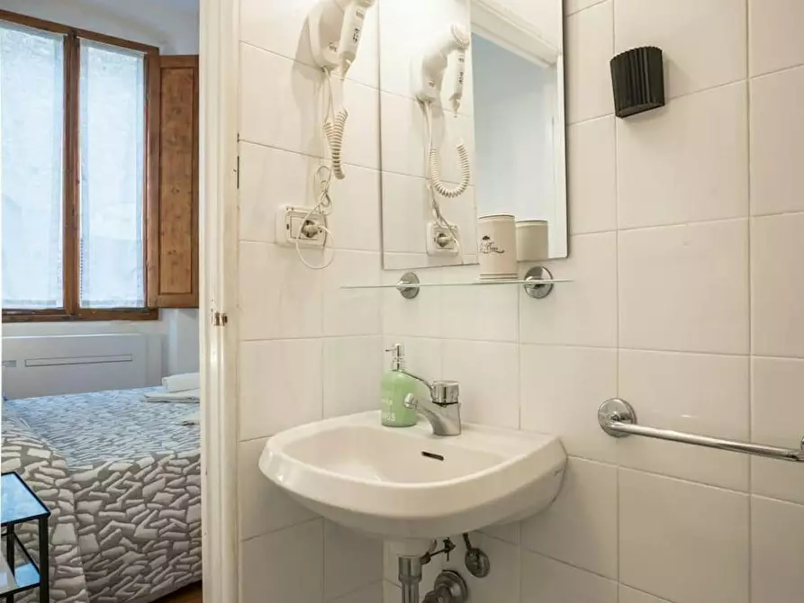 Immagine 10 di Appartamento in affitto  in Via dei Neri a Firenze