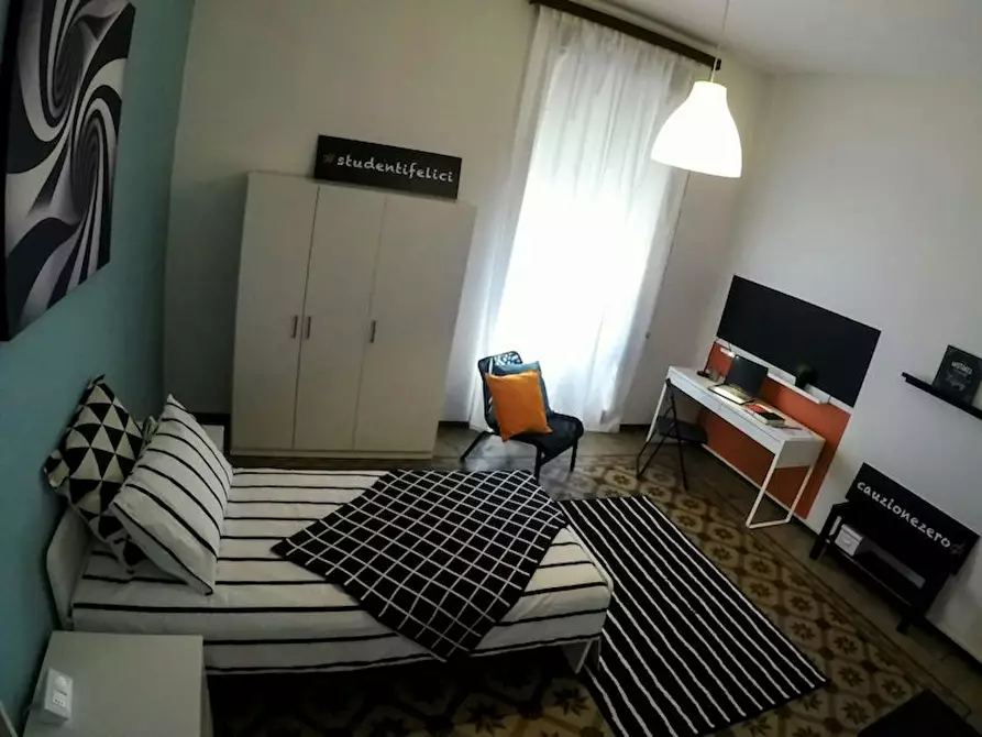 Immagine 2 di Camera in affitto  in Via Lattanzio Gambara a Brescia