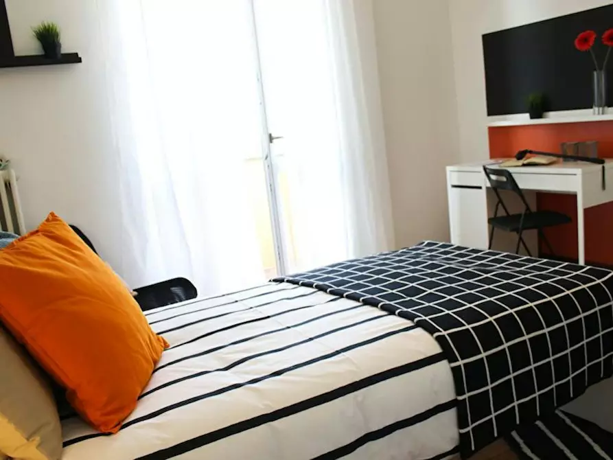 Immagine 1 di Camera in affitto  in Via Rocca d'Anfo a Brescia