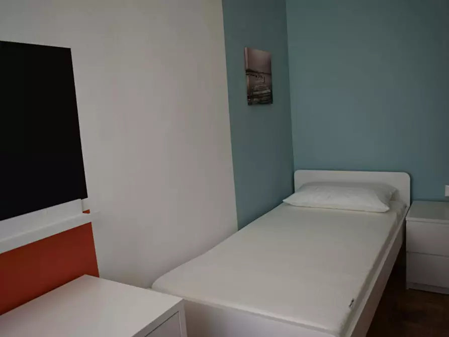 Immagine 3 di Camera in affitto  in Via Rocca d'Anfo a Brescia