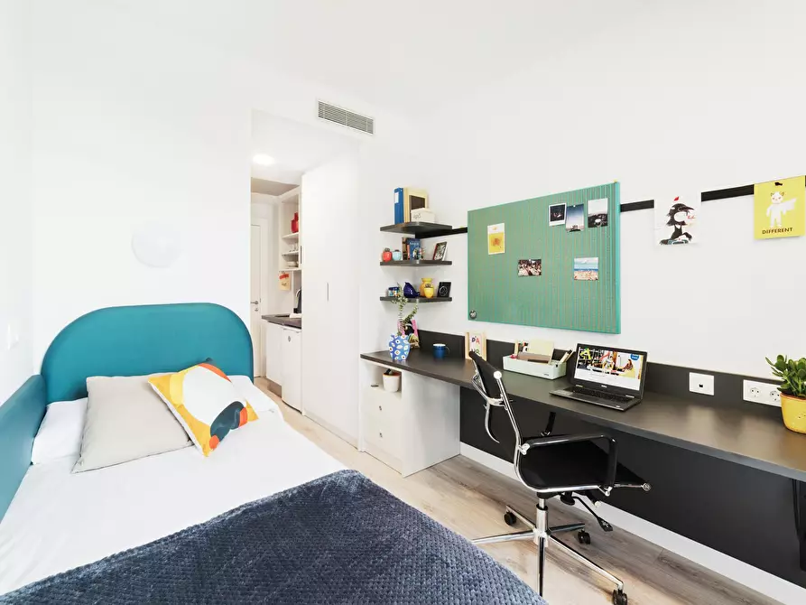 Immagine 1 di Camera in affitto  in Carrer de Pau Gargallo a Barcelona