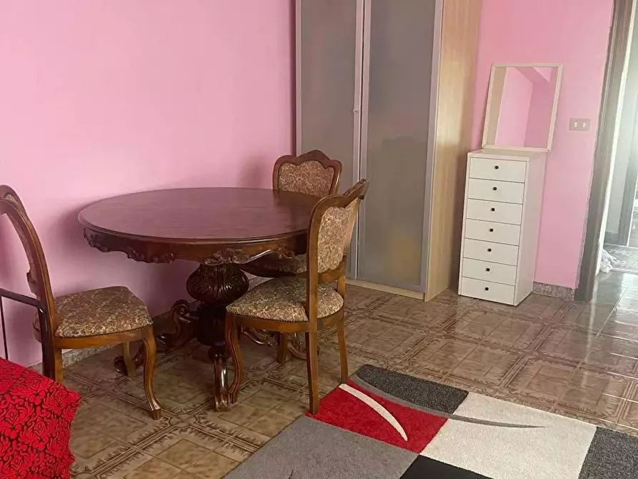 Immagine 4 di Camera in affitto  in Via Avola a Roma