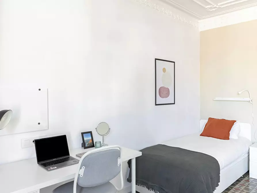 Immagine 5 di Camera in affitto  in Carrer de Bailèn a Barcelona