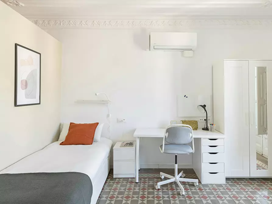 Immagine 2 di Camera in affitto  in Carrer de Bailèn a Barcelona