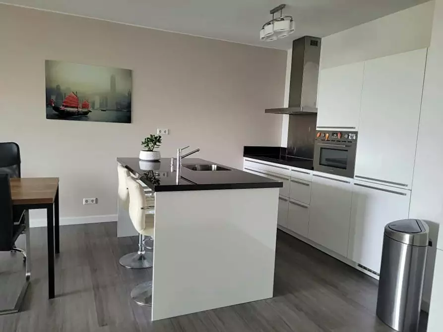 Immagine 8 di Appartamento in affitto  in Kruisplein a Rotterdam