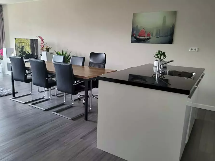 Immagine 2 di Appartamento in affitto  in Kruisplein a Rotterdam