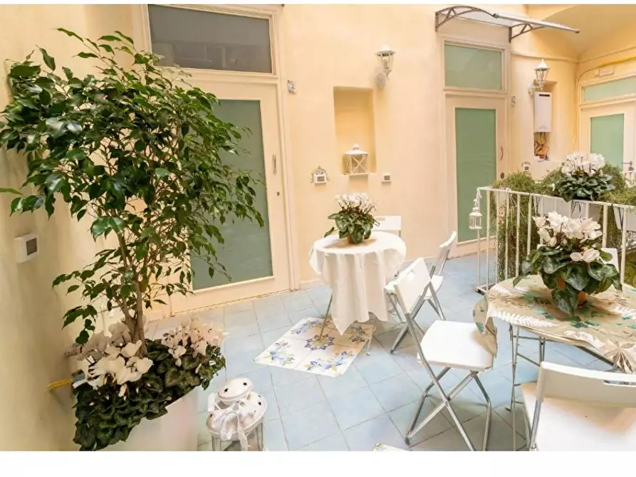 Immagine 4 di Camera in affitto  in Vico San Nicola a Nilo a Napoli