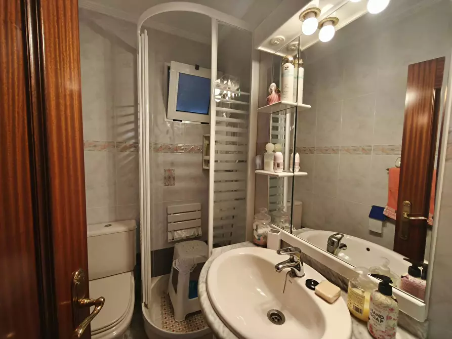 Immagine 7 di Camera in affitto  in Larrakoetxe Kalea a Bilbao