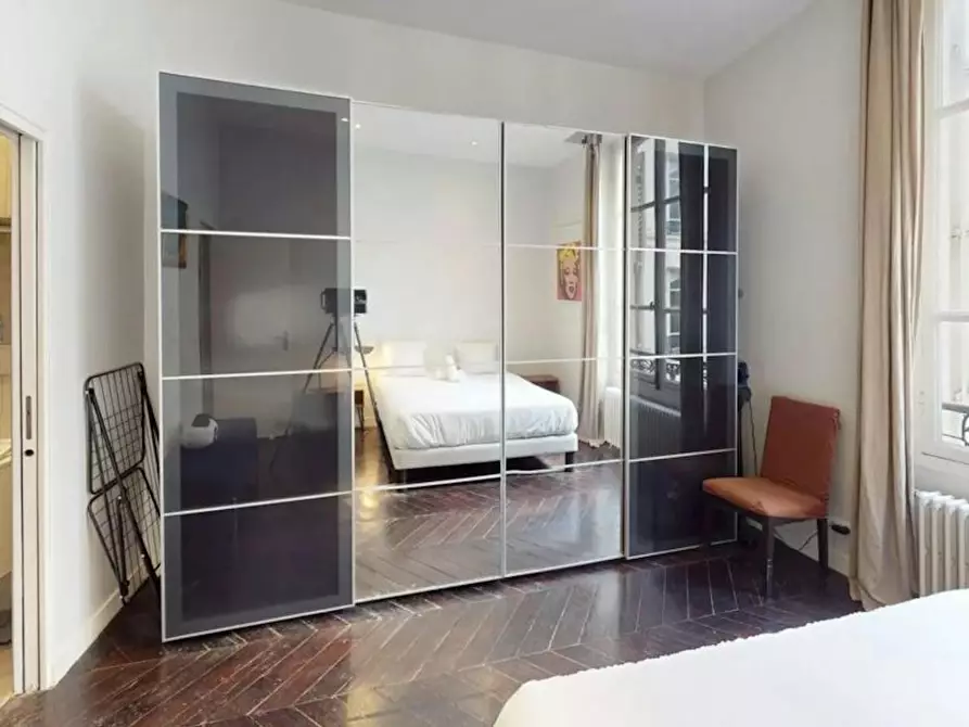 Immagine 10 di Appartamento in affitto  in Rue du Colisée a Paris 08