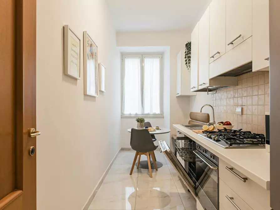 Immagine 10 di Appartamento in affitto  in Via Aldo Manuzio a Roma