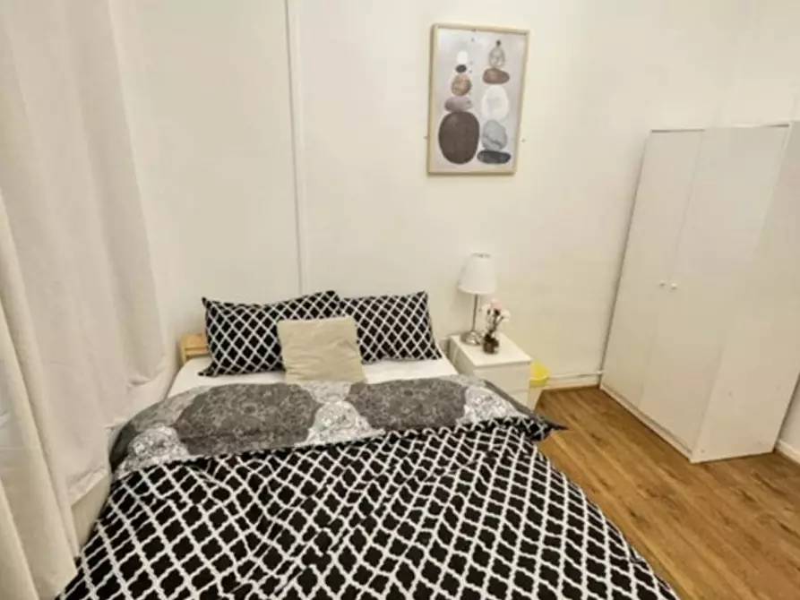 Immagine 1 di Camera in affitto  in Whitechapel Road a Poplar