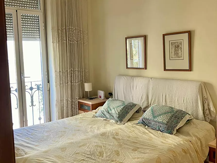 Immagine 1 di Camera in affitto  in Carrer del Pintor Salvador Abril a Valencia