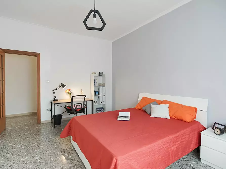 Immagine 2 di Camera in affitto  in Viale Bognar a Pozzuoli