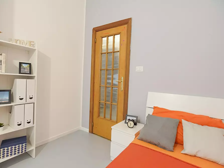 Immagine 6 di Camera in affitto  in Viale Bognar a Pozzuoli