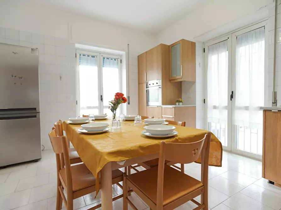 Immagine 10 di Camera in affitto  in Viale Bognar a Pozzuoli